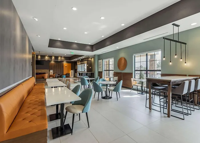 Comfort Hotel 4*