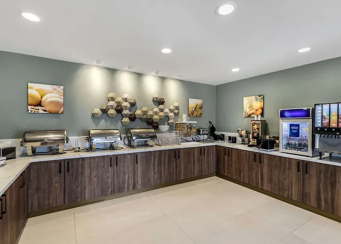 Comfort Hotel 4*